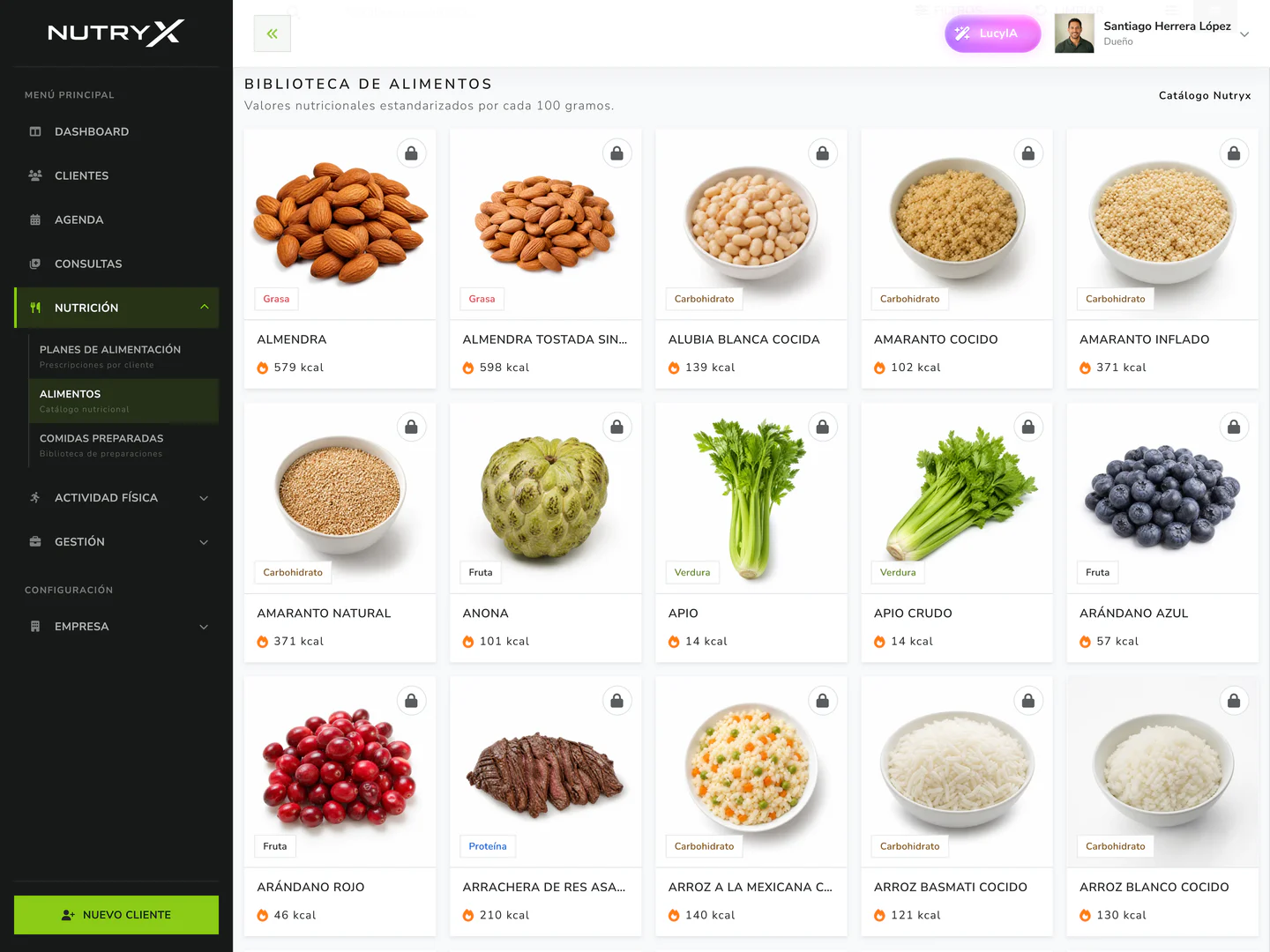 Catálogo visual de alimentos de Nutryx organizado en tarjetas